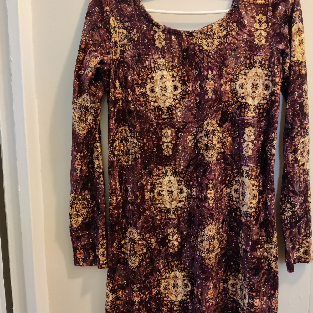 Earthbound Trading Co. Velvet Dress  +  BONUS free VS sports bra matching color.